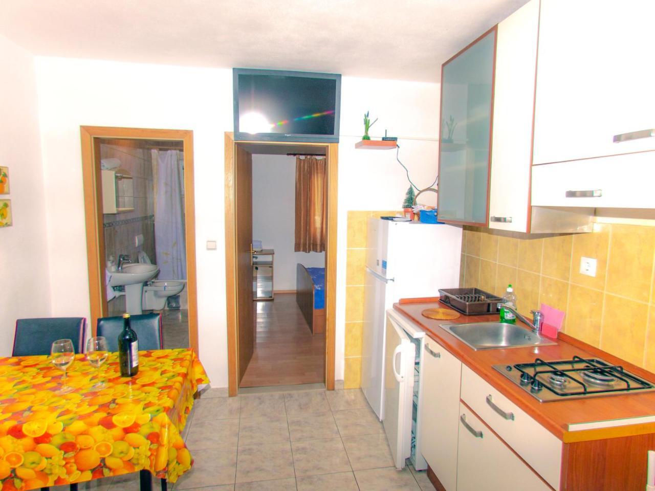 Apartments Plaza Ivan Dolac Exterior photo