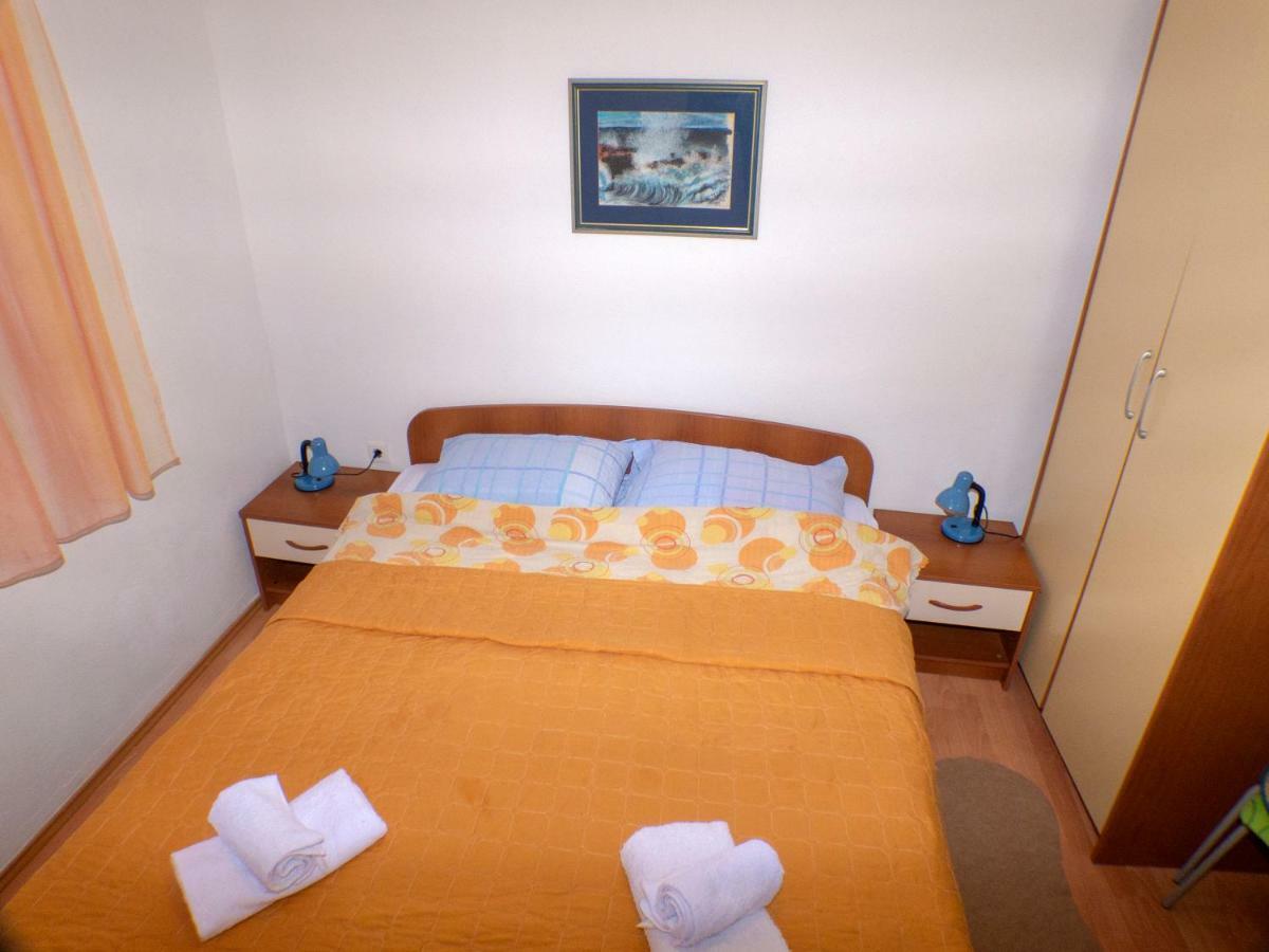 Apartments Plaza Ivan Dolac Exterior photo