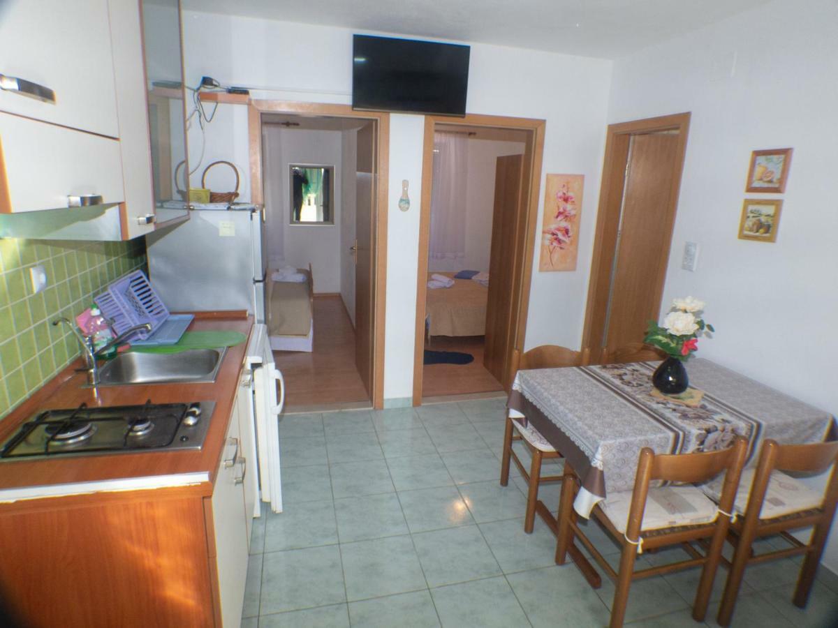 Apartments Plaza Ivan Dolac Exterior photo