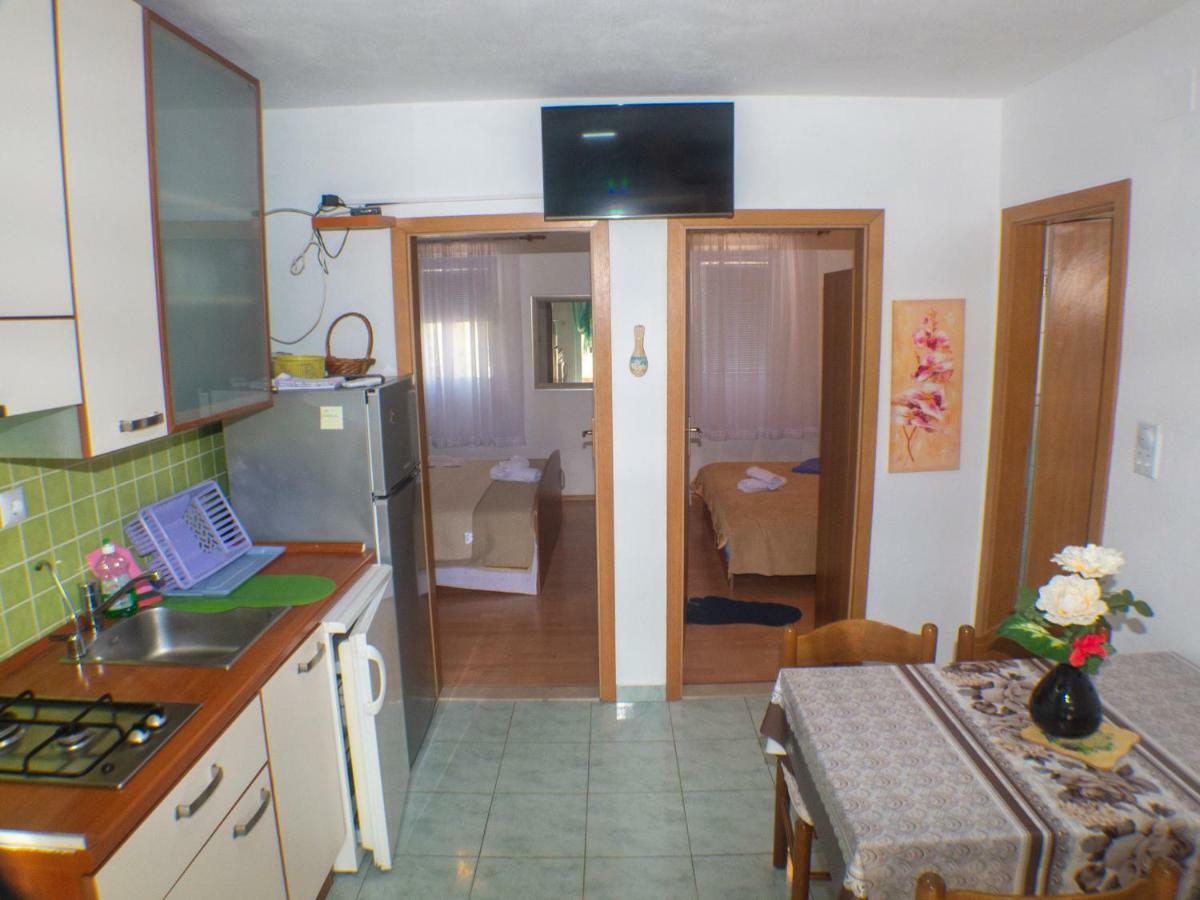 Apartments Plaza Ivan Dolac Exterior photo