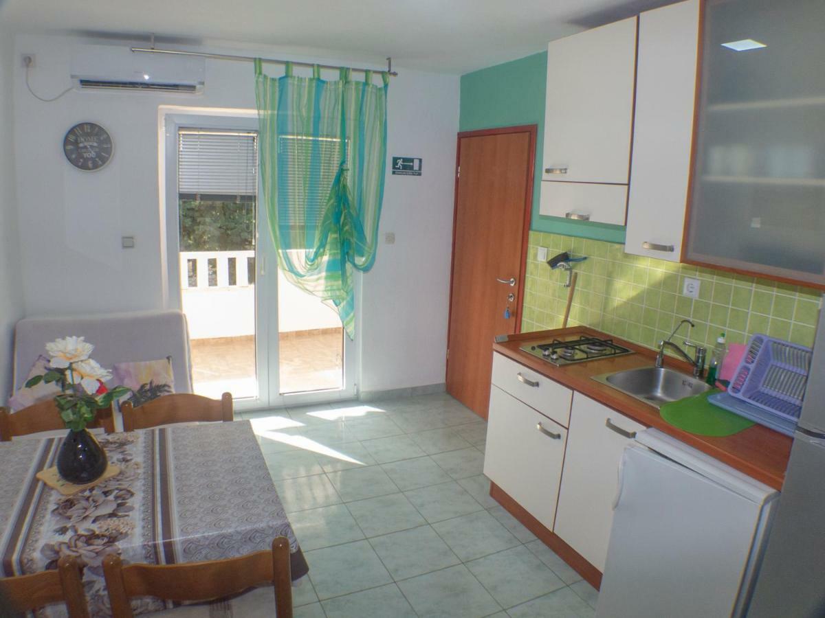Apartments Plaza Ivan Dolac Exterior photo